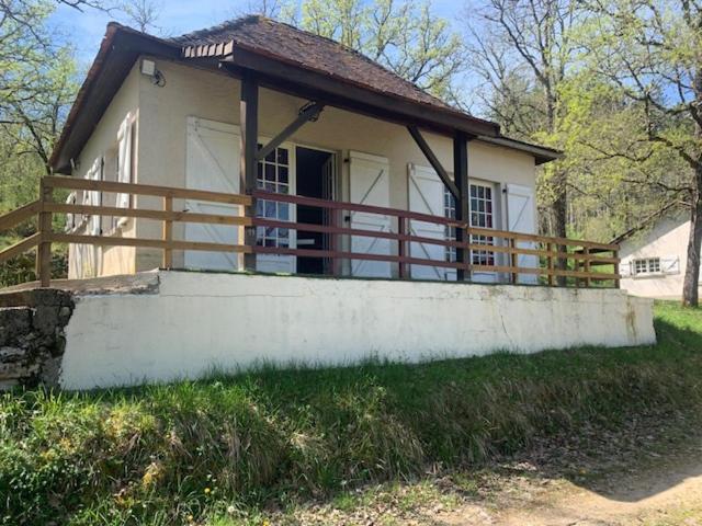 La Colline Aux Chalets, Jaccuzi, Sauna Saint-Chamarand Buitenkant foto