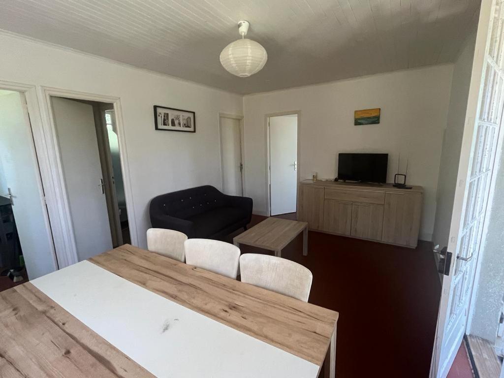 La Colline Aux Chalets, Jaccuzi, Sauna Saint-Chamarand Buitenkant foto